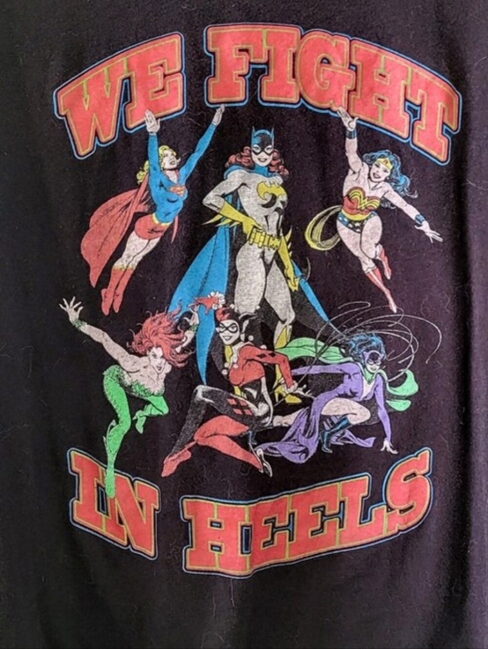 DC Comics 'We Fight In Heels' Graphic Tee V-neck. Sz. XL